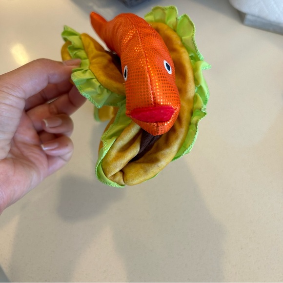Hyde & Eek Cat Fish Taco Hat - Picture 3 of 10